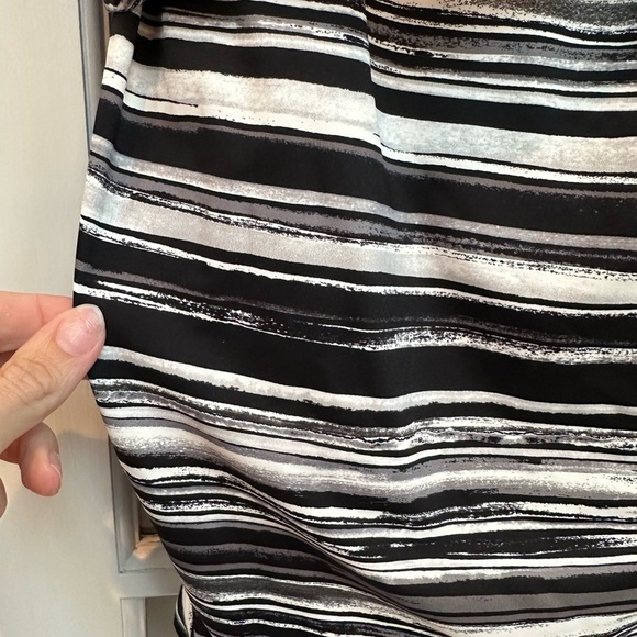 Lands' End Women's Plus Size 22W Black Grey Wrap Underwire Tankini Swimsuit Top - Picture 4 of 11